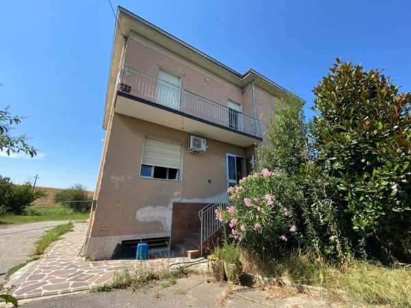 casa indipendente in vendita a Modena