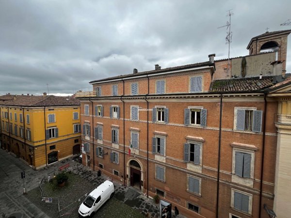 appartamento in vendita a Modena in zona Centro Storico