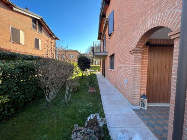 casa indipendente in vendita a Modena in zona Madonnina / Quattro Ville
