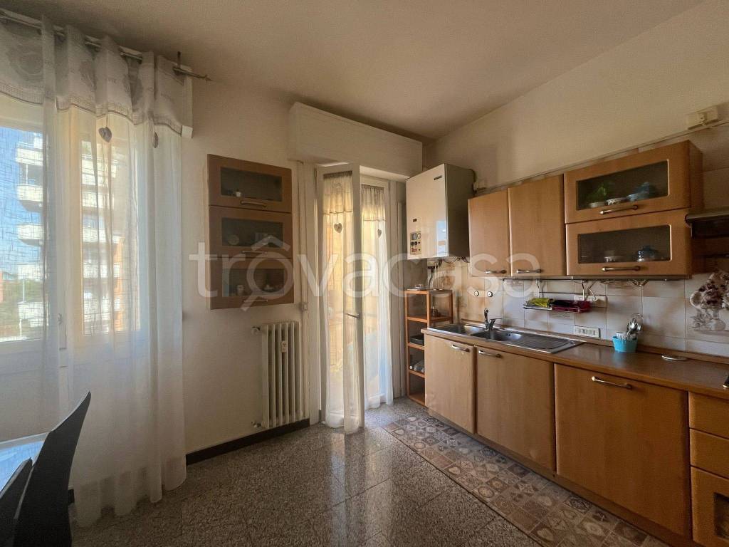 appartamento in vendita a Modena in zona Amendola
