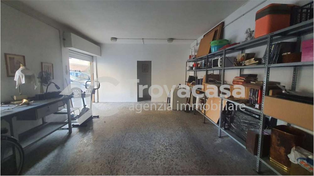 negozio in vendita a Modena
