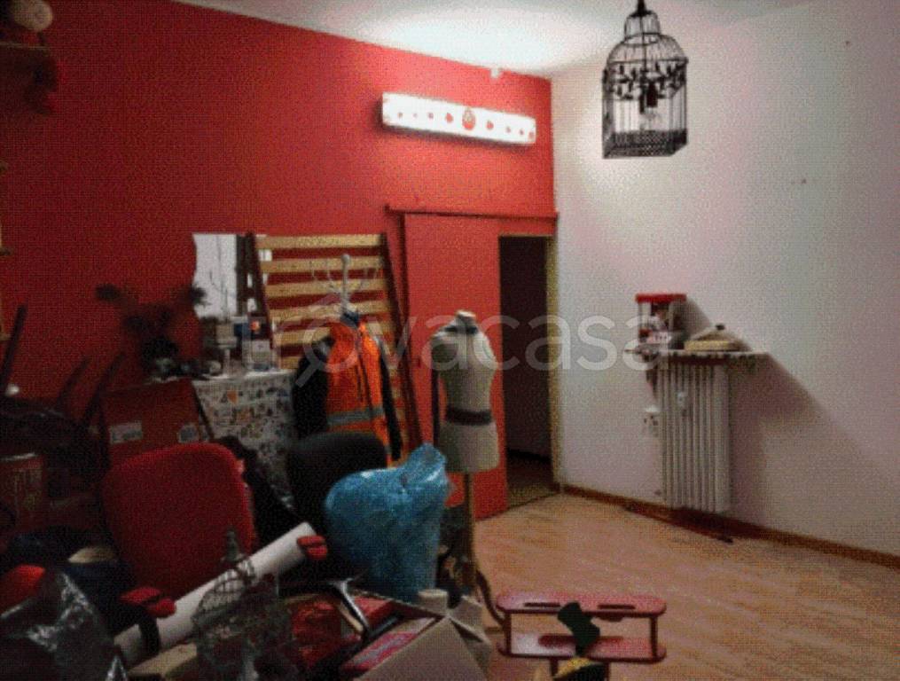 negozio in vendita a Modena in zona Sant'Agnese