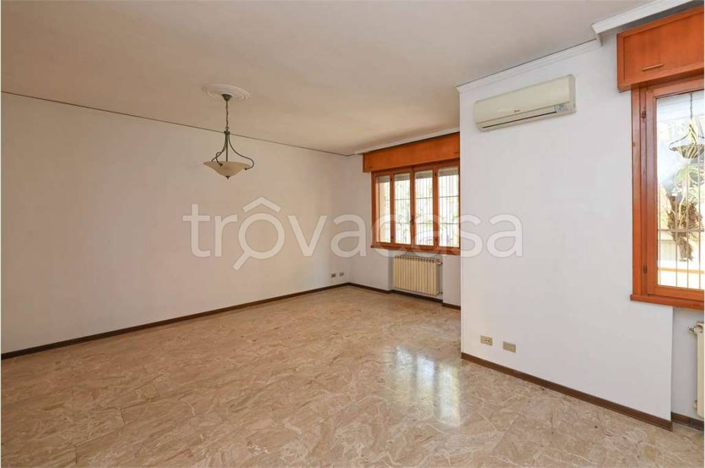 casa indipendente in vendita a Modena in zona San Cataldo