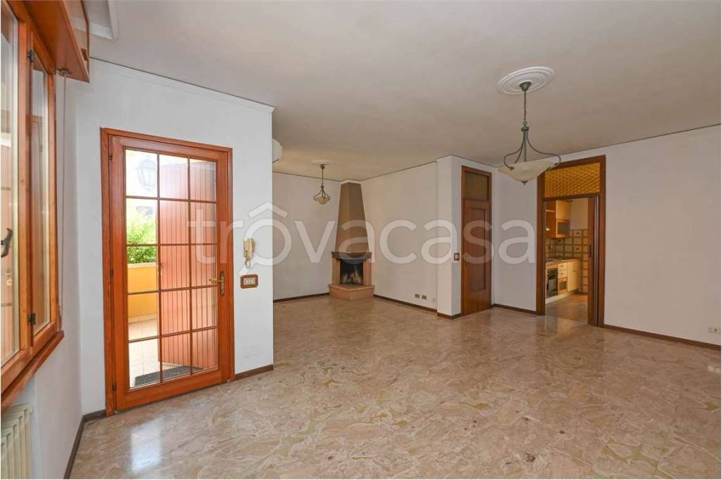 casa indipendente in vendita a Modena in zona San Cataldo