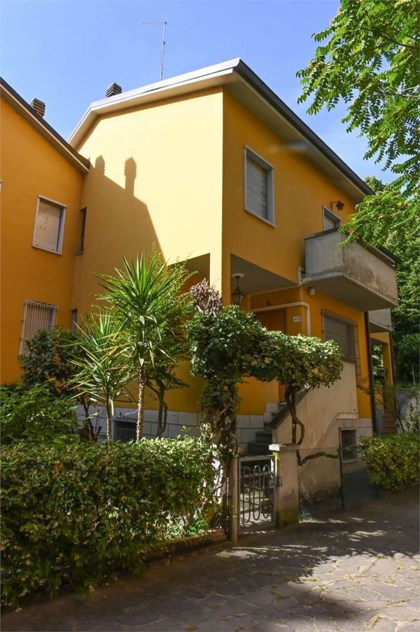 casa indipendente in vendita a Modena in zona San Cataldo
