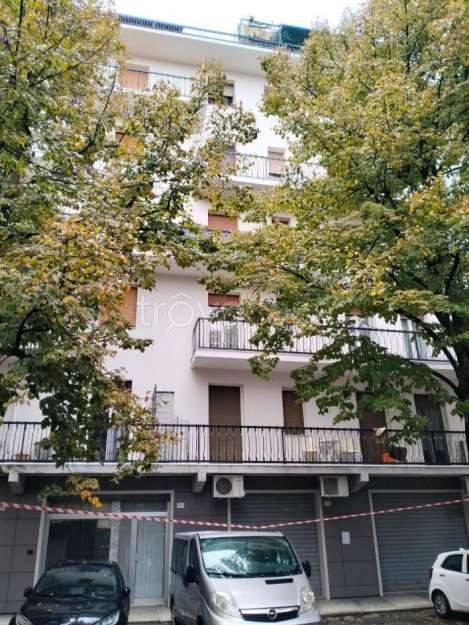 negozio in vendita a Modena in zona Sant'Agnese