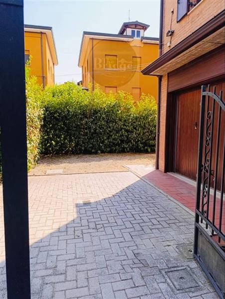 casa indipendente in vendita a Modena
