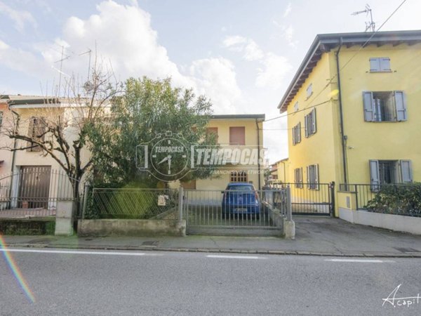 casa indipendente in vendita a Modena in zona Madonnina / Quattro Ville