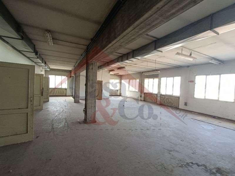 negozio in vendita a Modena