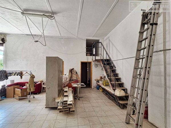 negozio in vendita a Modena in zona Crocetta