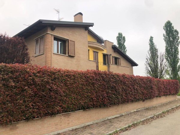 casa indipendente in vendita a Modena in zona Buon Pastore