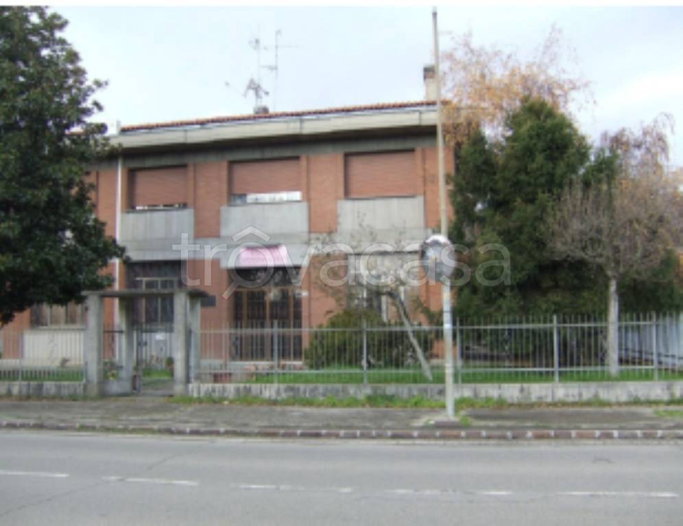 negozio in vendita a Modena