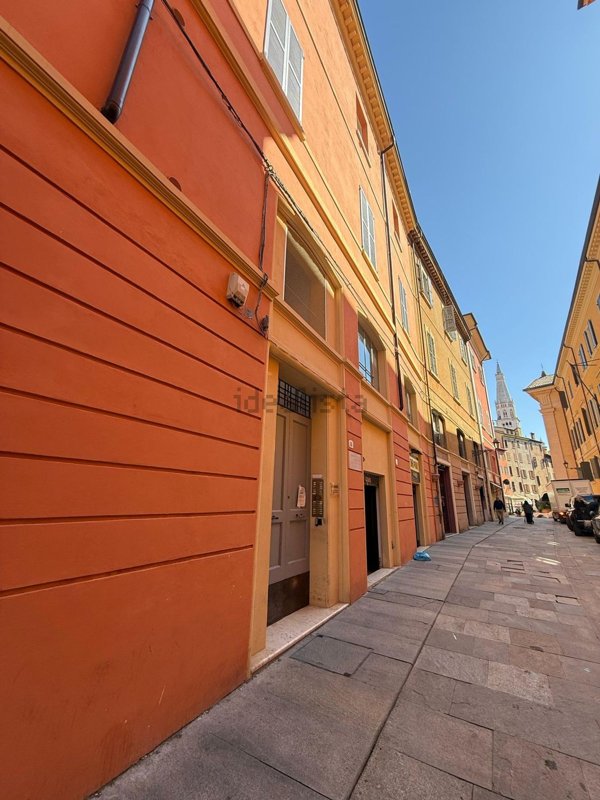 appartamento in vendita a Modena in zona Centro Storico