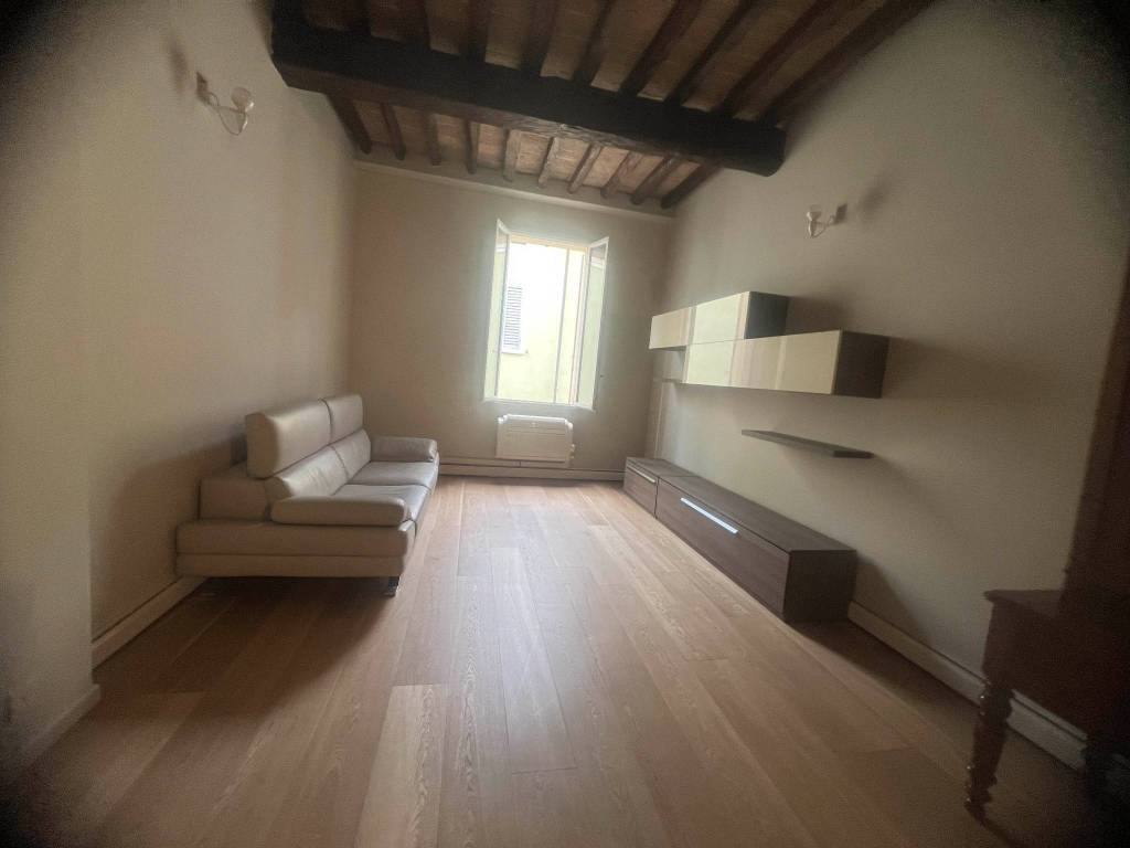 appartamento in vendita a Modena in zona Centro Storico