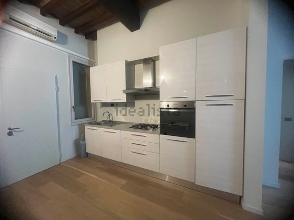 appartamento in vendita a Modena in zona Centro Storico