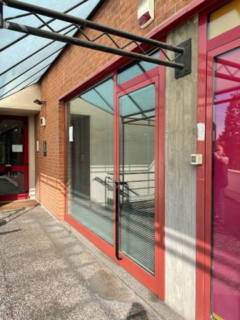 ufficio in vendita a Modena in zona San Lazzaro / Modena Est
