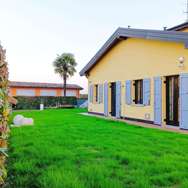 casa indipendente in vendita a Modena in zona Crocetta