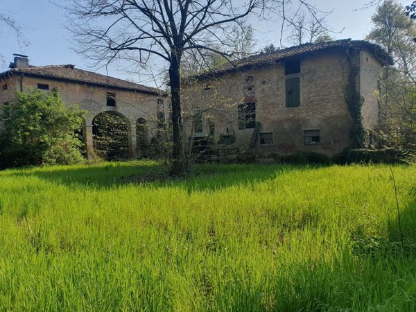 pentavano in vendita a Modena in zona Centro Storico