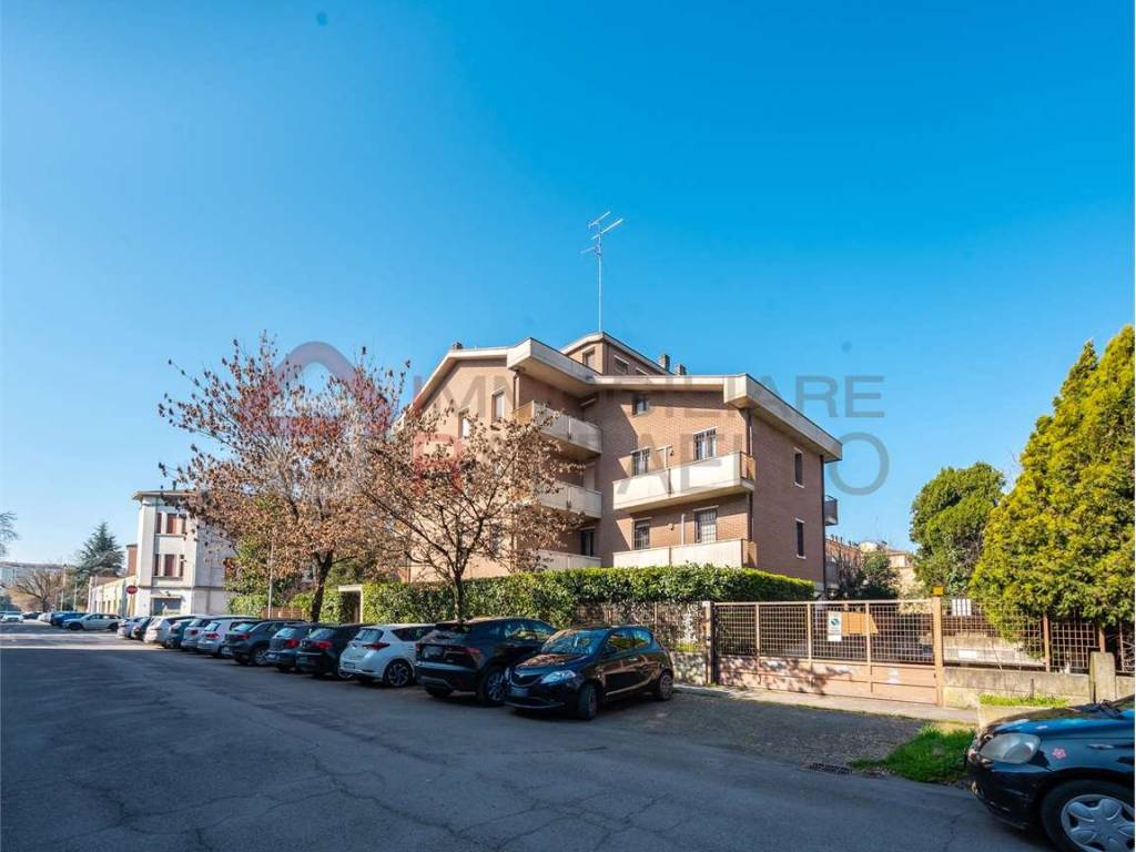 appartamento in vendita a Modena in zona Centro Storico