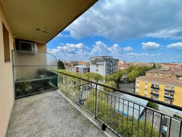 appartamento in vendita a Modena in zona San Lazzaro / Modena Est