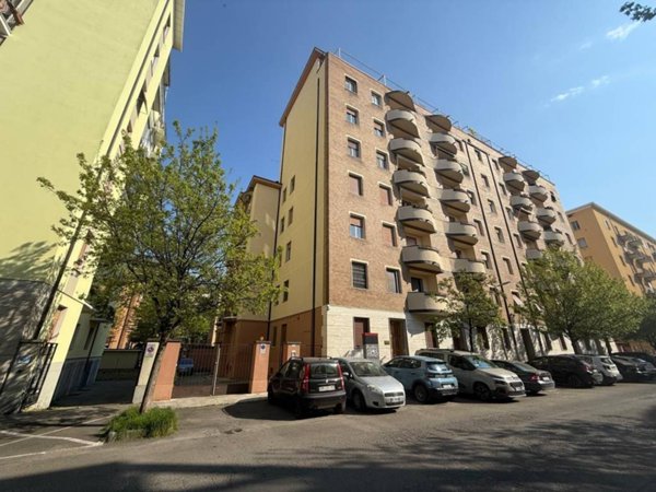 appartamento in vendita a Modena in zona Centro Storico