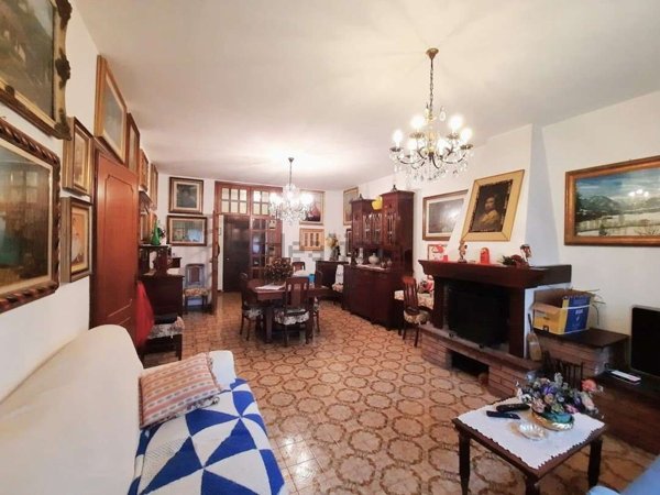 casa indipendente in vendita a Modena