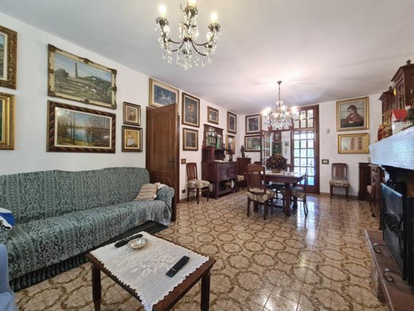 casa indipendente in vendita a Modena in zona San Faustino