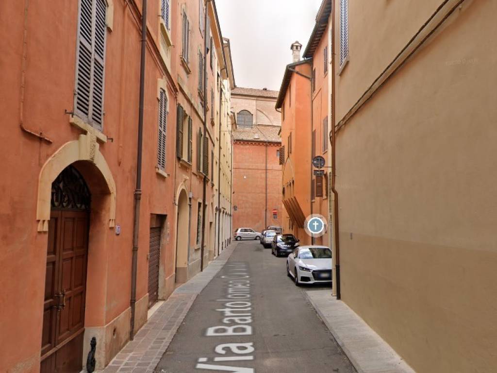appartamento in vendita a Modena in zona Centro Storico