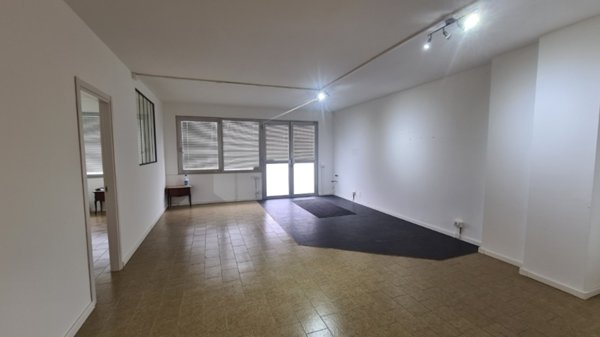 ufficio in vendita a Modena in zona San Faustino