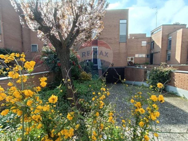 casa indipendente in vendita a Modena in zona Sant'Agnese