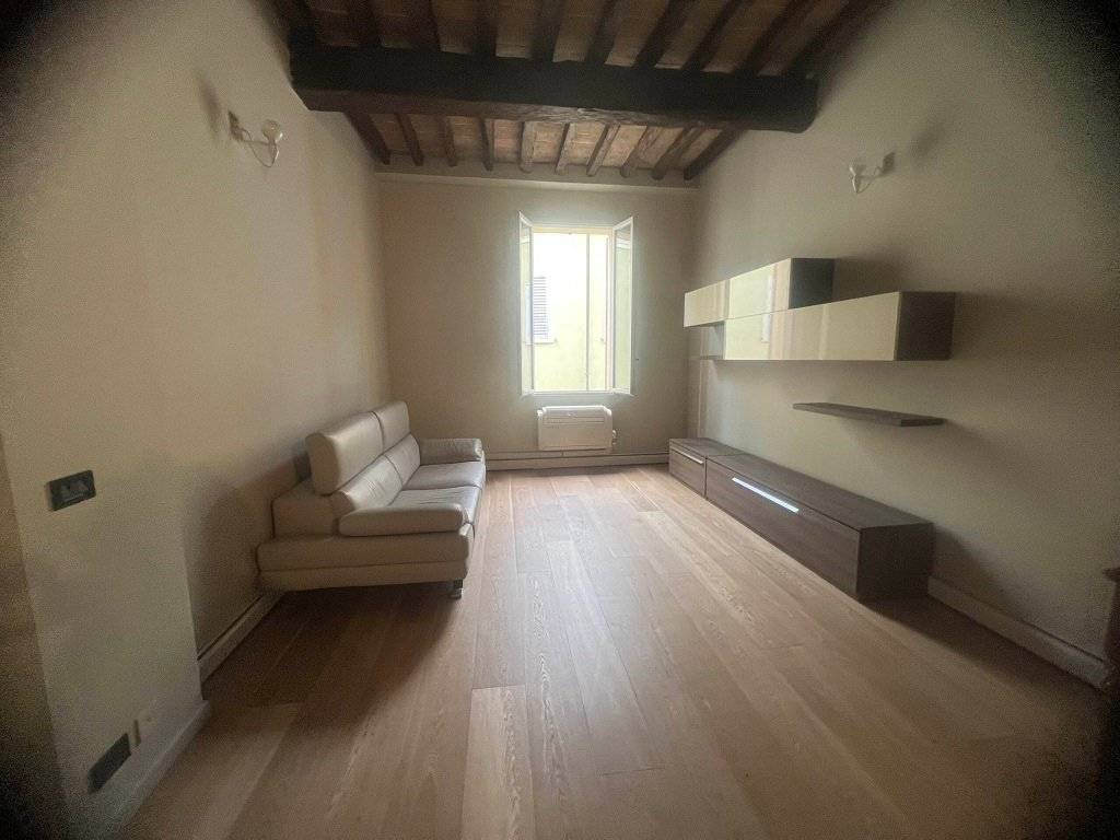 appartamento in vendita a Modena in zona Centro Storico