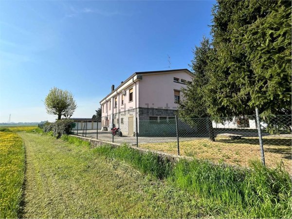 casa indipendente in vendita a Modena