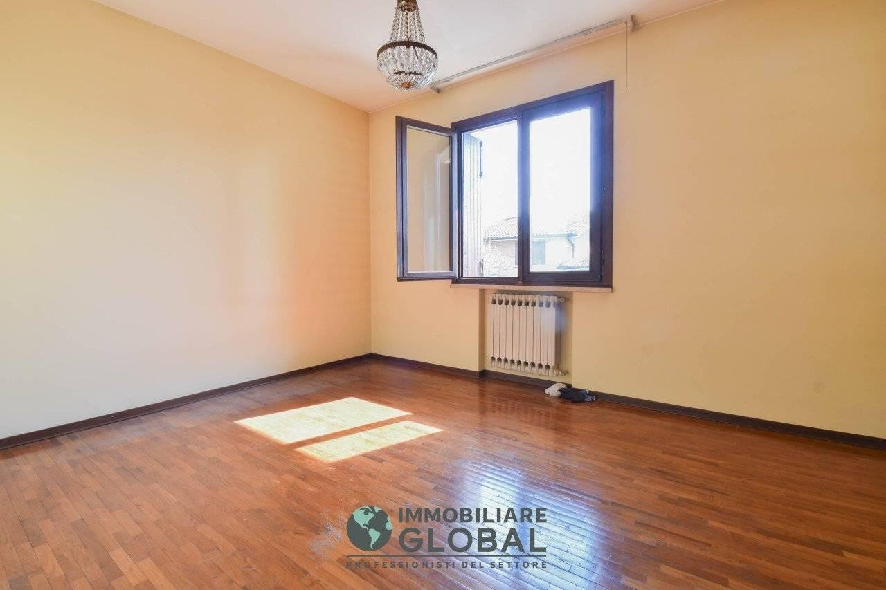 casa indipendente in vendita a Modena in zona San Damaso