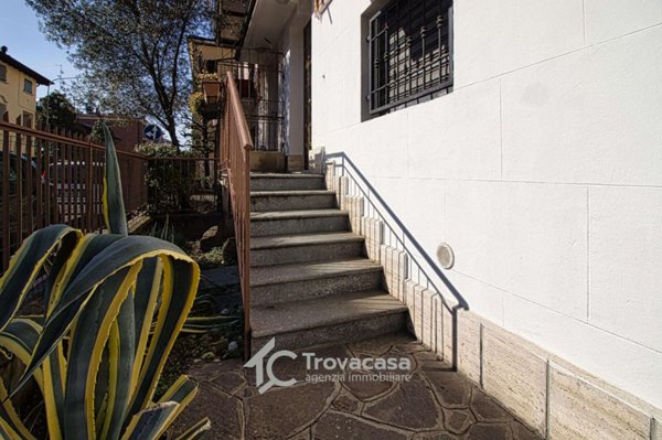 casa indipendente in vendita a Modena in zona Centro Storico
