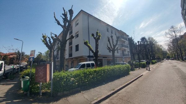 negozio in vendita a Modena in zona Sant'Agnese