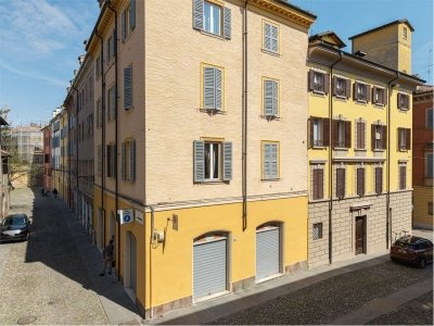 appartamento in vendita a Modena in zona Centro Storico