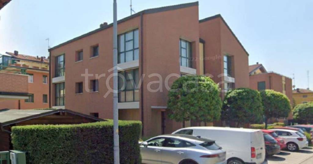 ufficio in vendita a Modena in zona San Faustino