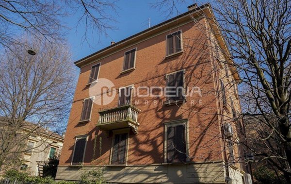 casa indipendente in vendita a Modena