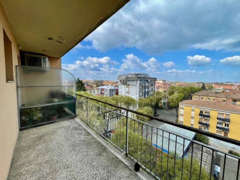 appartamento in vendita a Modena in zona San Lazzaro / Modena Est