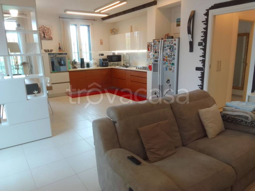 casa indipendente in vendita a Modena in zona Crocetta