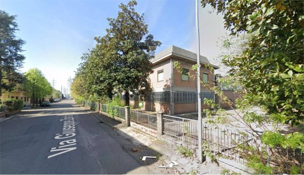 capannone in vendita a Modena