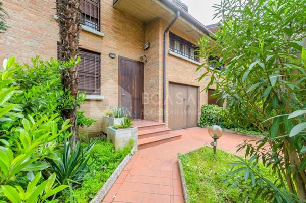 casa indipendente in vendita a Modena in zona Crocetta