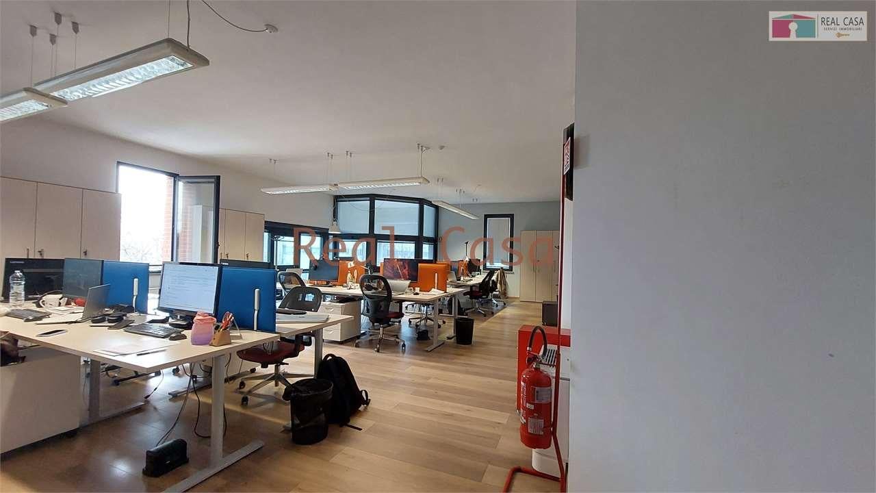 ufficio in vendita a Modena in zona Crocetta