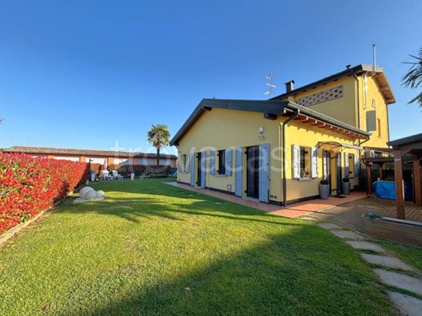 casa indipendente in vendita a Modena in zona Crocetta