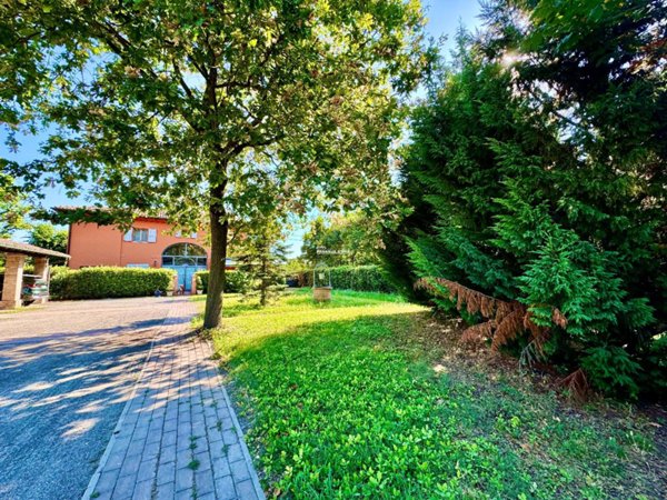 casa indipendente in vendita a Modena in zona San Lazzaro / Modena Est