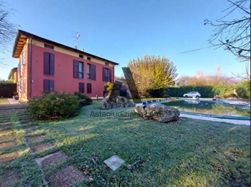 casa indipendente in vendita a Modena