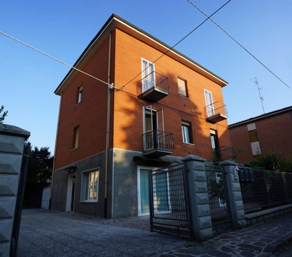 casa indipendente in vendita a Modena in zona Sant'Agnese