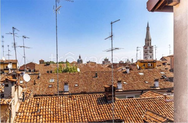 appartamento in vendita a Modena in zona Centro Storico