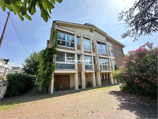 casa indipendente in vendita a Modena in zona San Cataldo