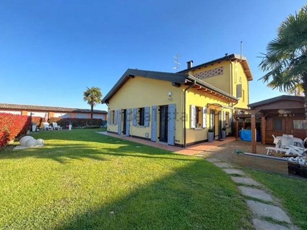 casa semindipendente in vendita a Modena
